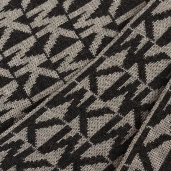 Michael Kors scarf - Picture 3 of 4